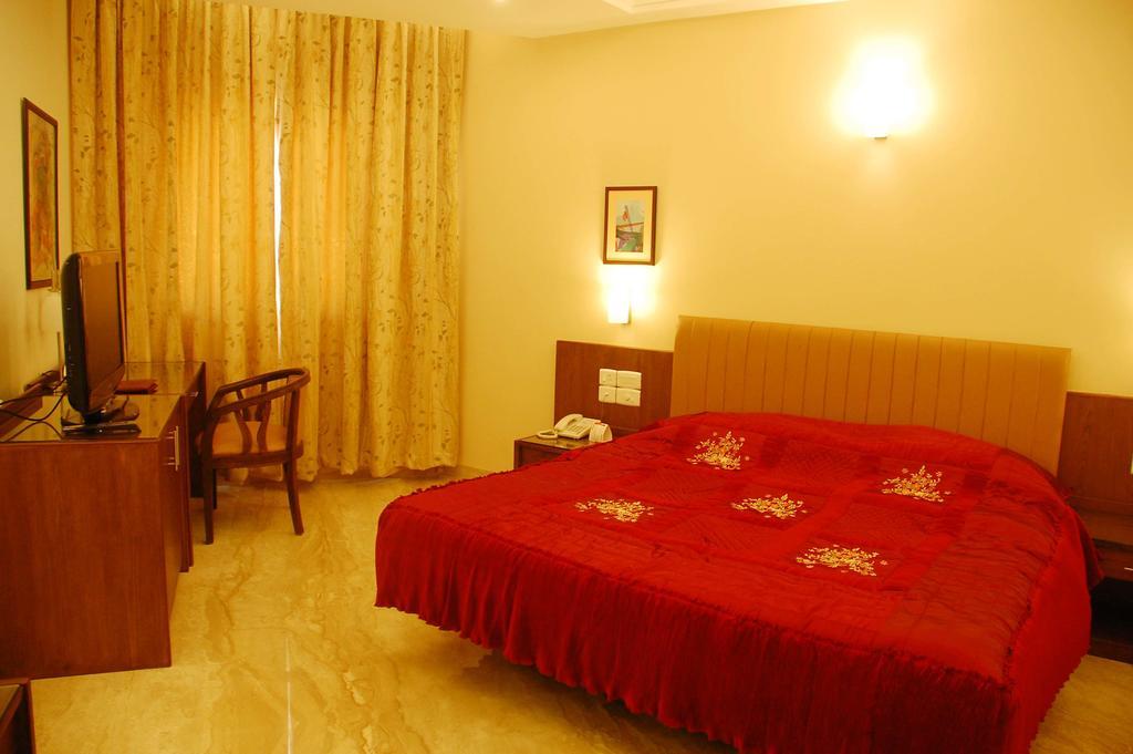 Hotel Deepa Comforts Мангалор Экстерьер фото