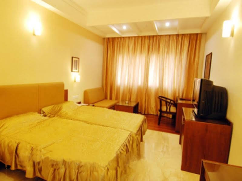 Hotel Deepa Comforts Мангалор Экстерьер фото