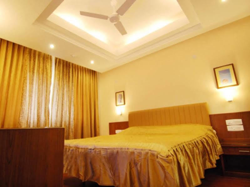 Hotel Deepa Comforts Мангалор Экстерьер фото