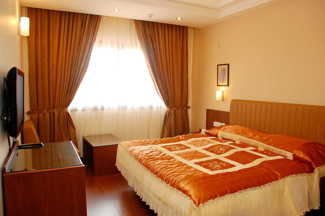Hotel Deepa Comforts Мангалор Экстерьер фото
